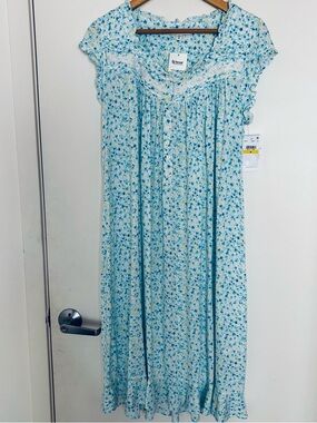 Eileen West Light Blue Floral Nightgown Sz Medium